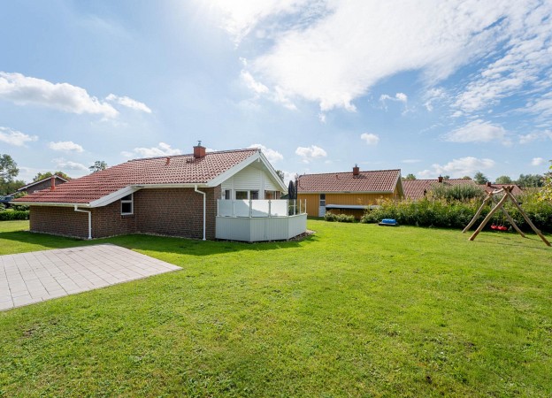 schönes Ferienhaus mit Garten